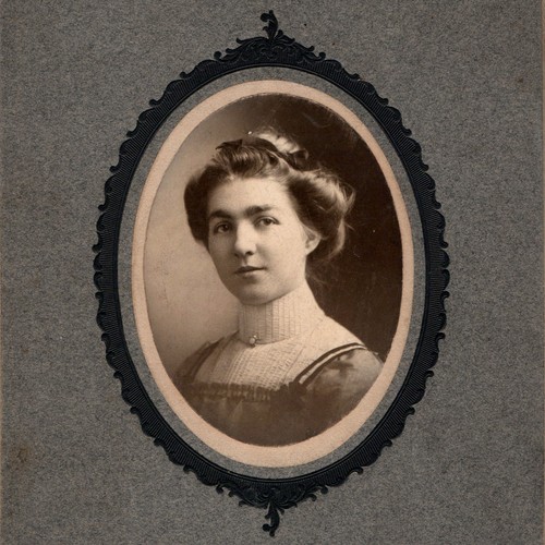 C1900s edwardian woman oval - edwardian,