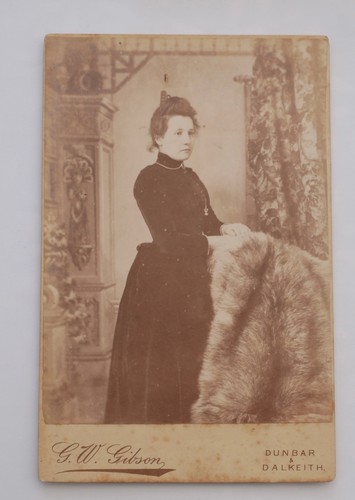 Cabinet card pretty - card,