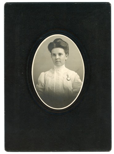 Cabinet card young - card,